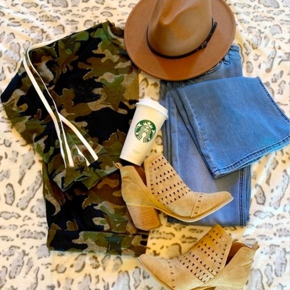 Camo Pullover Cozy Sweatshirt/Sweater - Picture 2 of 4